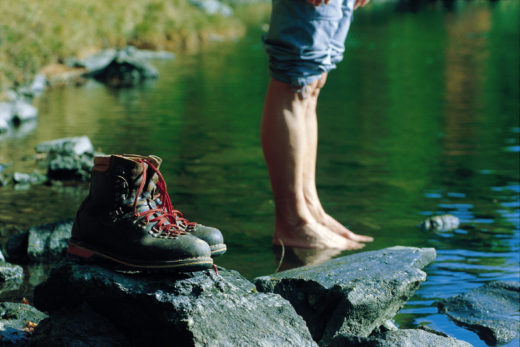 Bergschuhe Wasser Wandern Natur Bewegung Sommer
